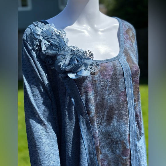 Pretty Angel Blue Floral Scoop Neck Embellished Tunic - Picture 10 of 10